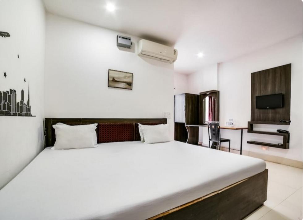 Hotel Executive Inn Hailakandi Exterior photo