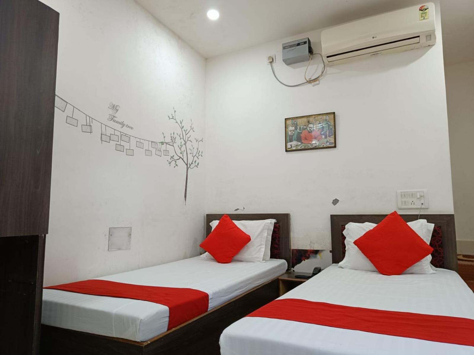 Hotel Executive Inn Hailakandi Exterior photo